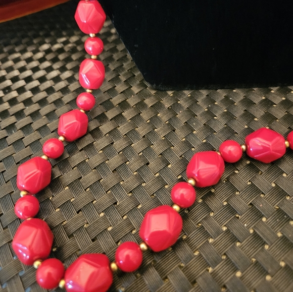 Vintage Ladies Necklace w/Earrings - Picture 3 of 3